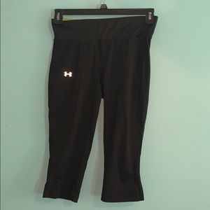 Cropped leggings under armor